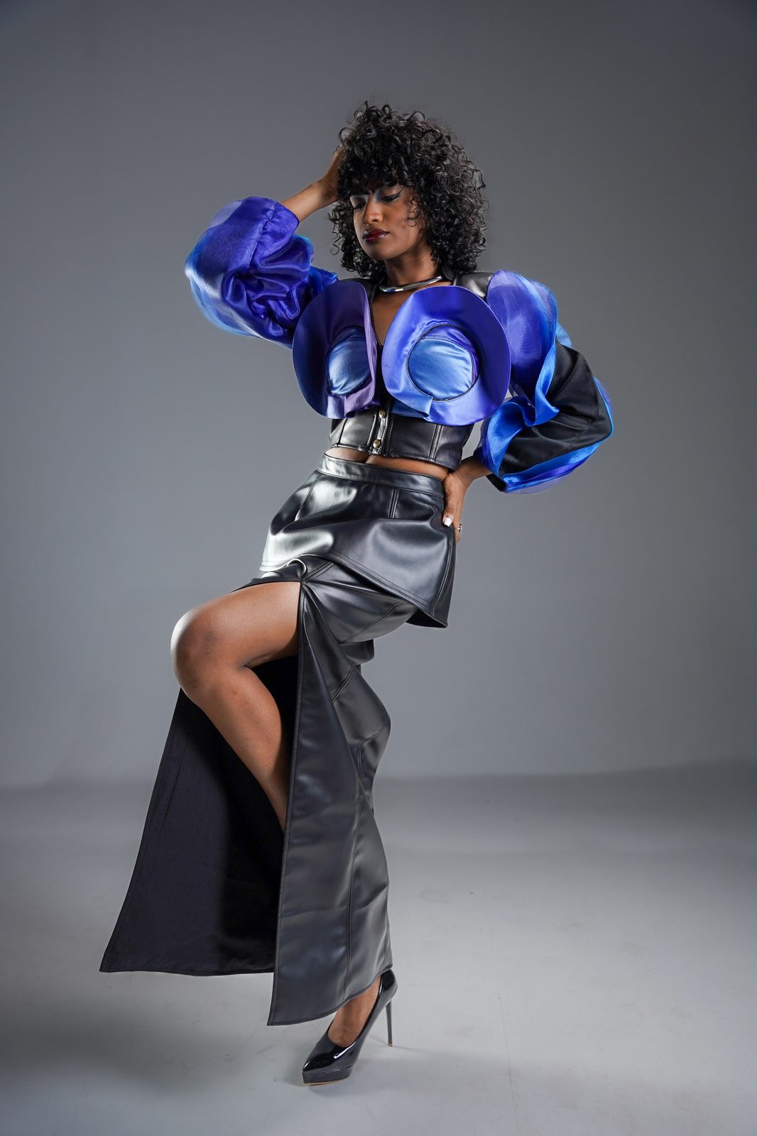 LOOK 01