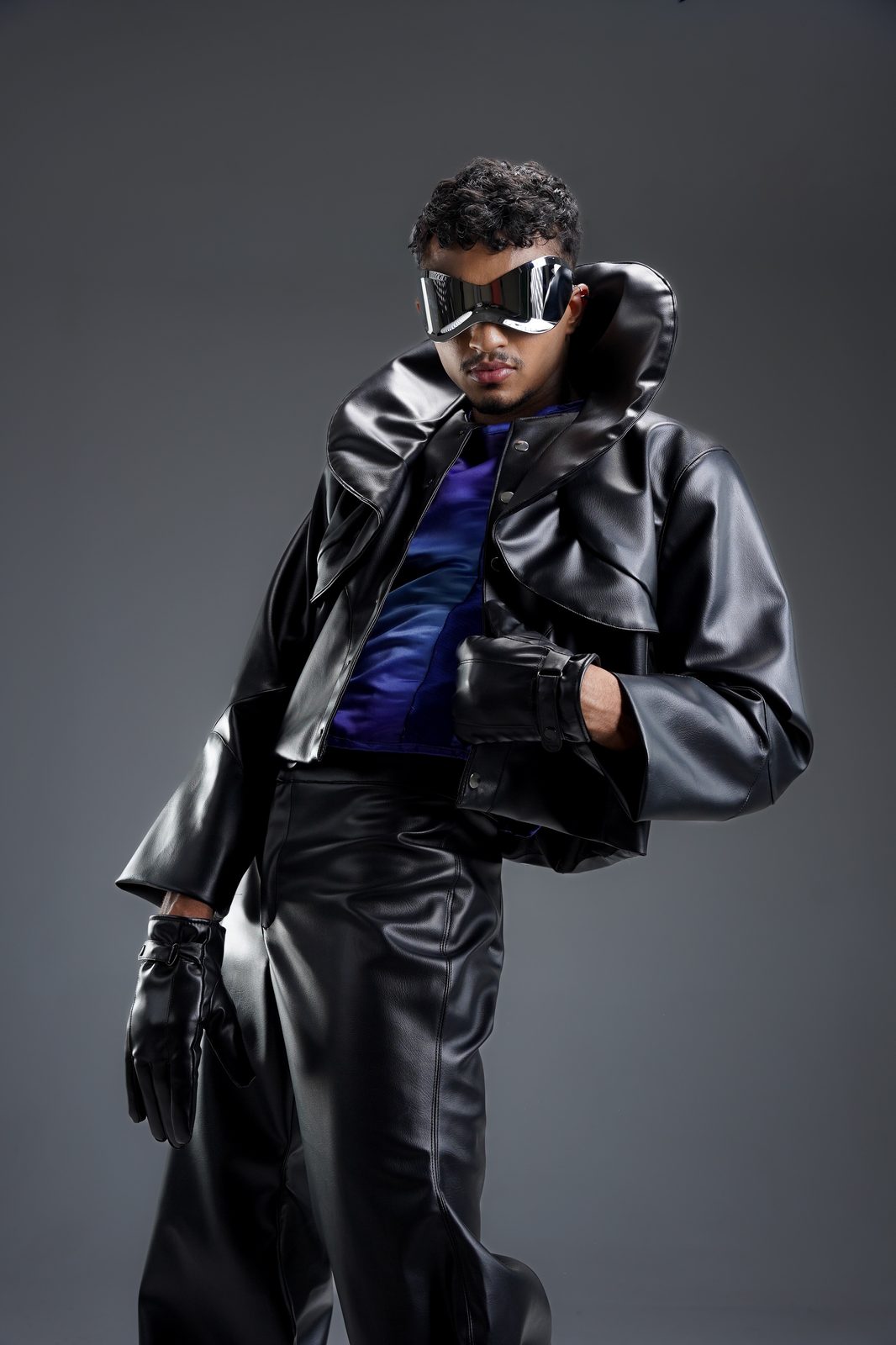 LOOK 02