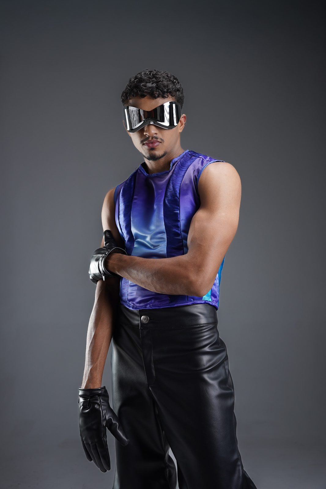 LOOK 02