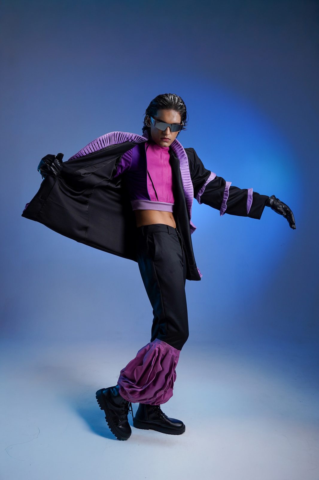 LOOK 03