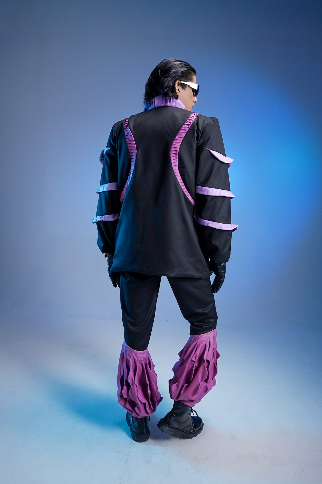 LOOK 03